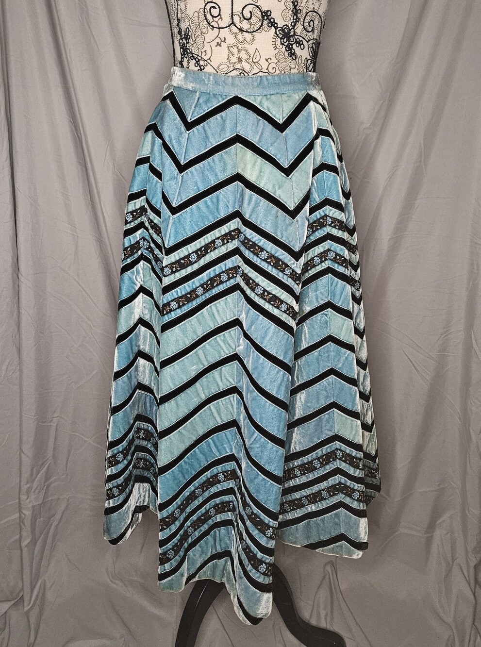 Blue Chevron Velvet Skirt By Gasbarri Sport